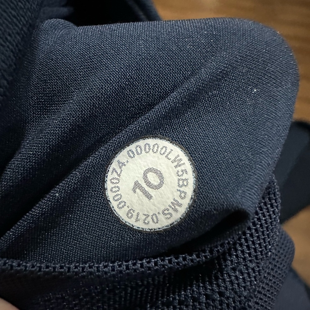 Lululemon On The Fly Pant *Woven 27" True Navy W5BPMS size 10 - Picture 4 of 9